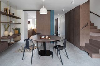 Proměna interiéru domku po babičce přinesla velkou změnu – otočku schodiště